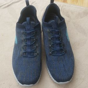 New Skechers Wide Fit Memory Foam Mens Size 11.5